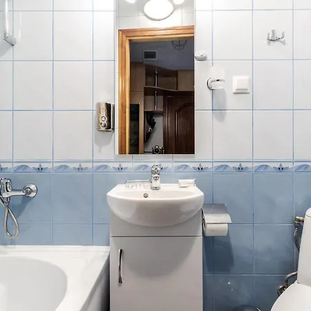 Apartment Chornovola Blue *